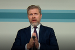 Spurði Bjarna hvort það væri samfélagslega hollt að ráðherra selji pabba sínum banka