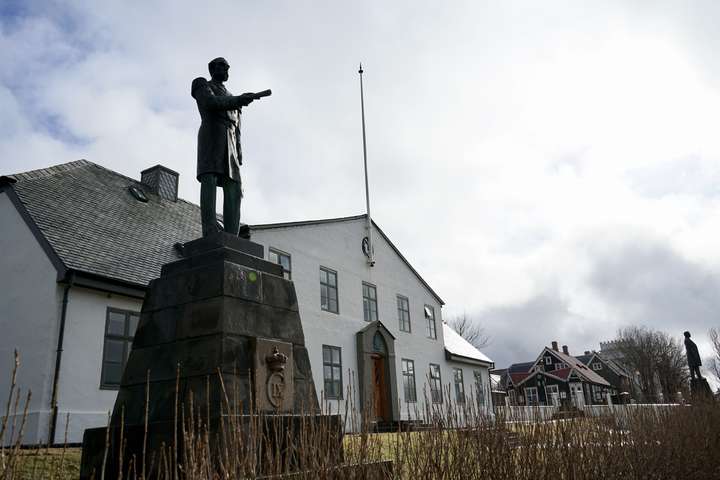 Hagvöxtur, samneysla, siðað samfélag og skattapólitík