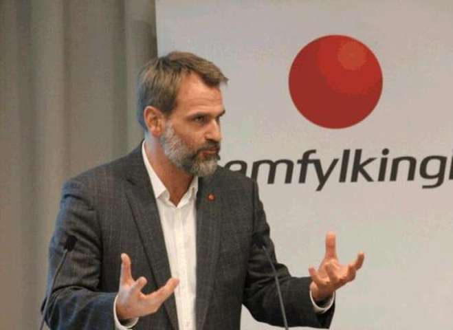 Árni Páll tekur slaginn
