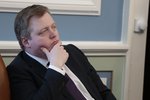 Sigmundur Davíð riðar til falls - Bjarni talar um „ráðstafanir“