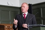 Flétta Illuga: Seldi stjórnarformanni Orku Energy eignarhaldsfélag og íbúð