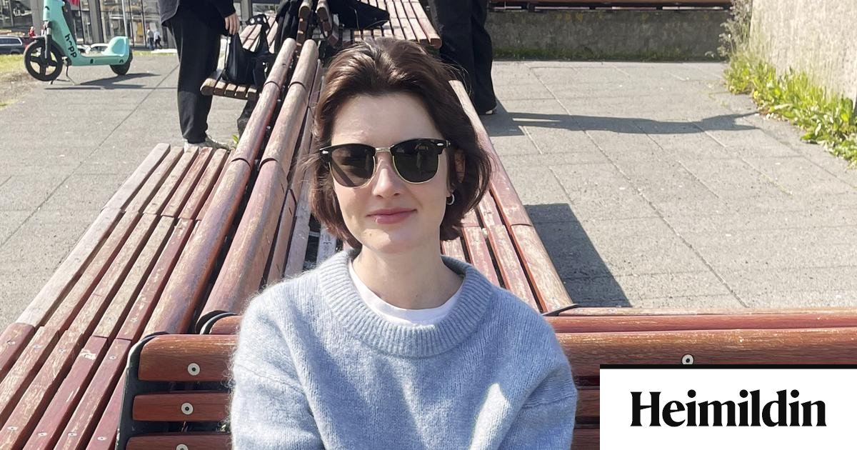 Heimsótti Ísland og flutti hingað tveimur vikum síðar