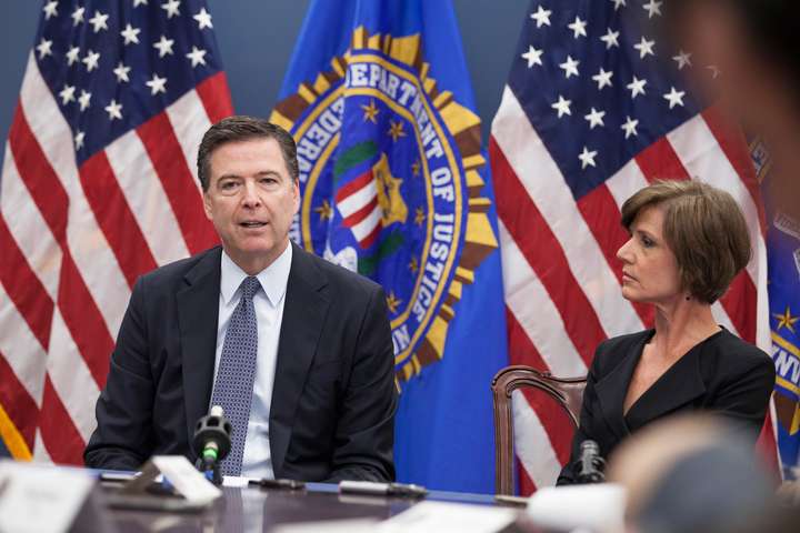 Mjög óþægilegur málsverður í Hvíta húsinu: Trump og Comey ræddu „klámfengið efni“