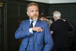 Áfram lækka vextir – eru enn sögulega háir