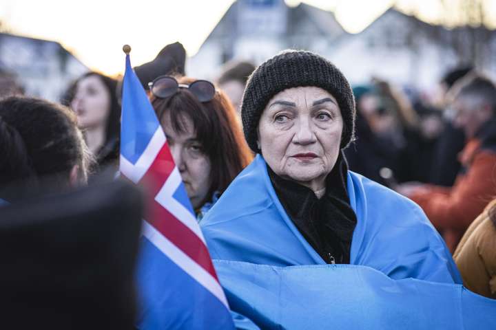 Mótmæltu „ofbeldi og yfirgangi“ við rússneska sendiráðið