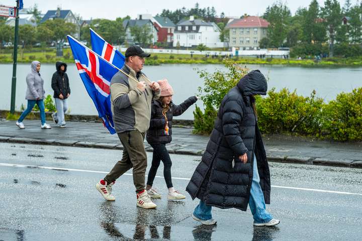 Hæ hó og jibbí jei þrátt fyrir nokkra dropa