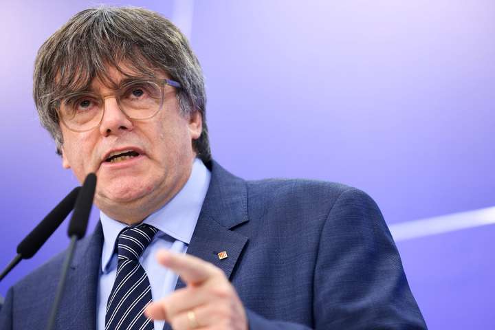 Flokkur útlagans Puigdemont með framtíð ríkisstjórnarinnar í hendi sér