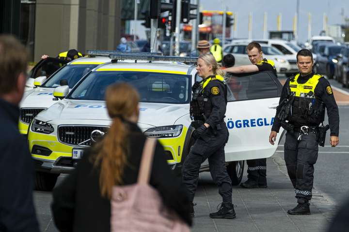 Sex í gæsluvarðhald vegna peningaþvættis og fíkniefna