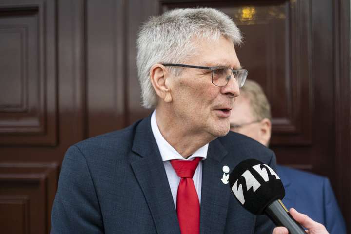 Guðmundur Ingi segir af sér sem ráðherra