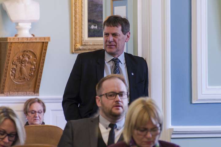 Brynjar boðar til opins fundar með dómsmálaráðherra en leggst gegn rannsókn 