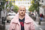 Emmsjé Gauti í bleikum fötum: „Ég fell ekkert rosalega vel inn í þessa gömlu staðalmyndarkarlmennsku“