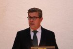 Bjarni Ben á skjön við Sjálfstæðisflokkinn um aðskilnað ríkis og kirkju