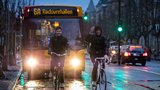 Af pedalanum á bensíngjöfina