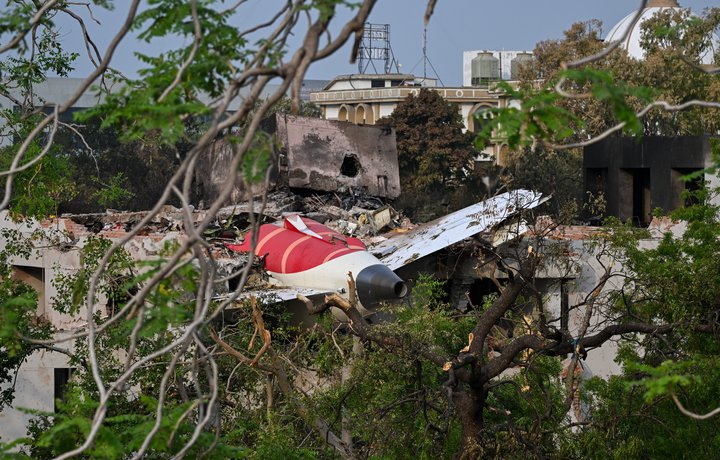 Air India segir vélinni hafa verið „vel viðhaldið“ fyrir slysið