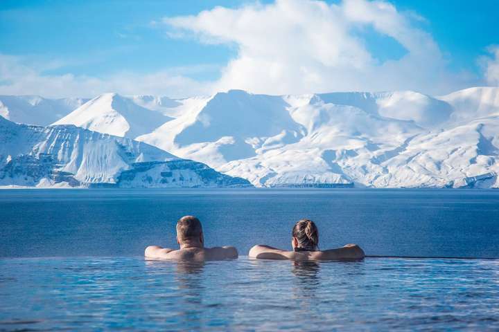 Byggja baðstaði í ósnortinni náttúru