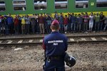 Ný lög: Flóttafólk fangelsað og rukkað fyrir fangelsisvistina