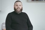 Segir Elon Musk hafa hlegið að sér og spyr hvort hann muni ekki borga samkvæmt samningi