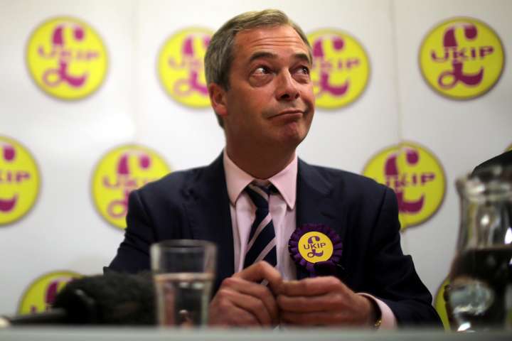 Farage fagnar sigri „án þess að skoti hafi verið hleypt af“