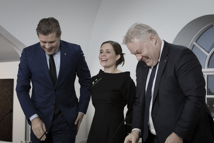 Katrín og Bjarni, og já, Sigurður Ingi „beita sér fyrir því að efla traust á stjórnmálum“ – Hahaha!