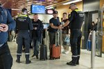 Fjórtán með fölsuð skilríki – Óvenjulegt mál og mansal til skoðunar