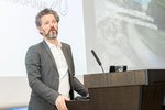 Ofbeldisumræða heldur áfram eftir skotárásina