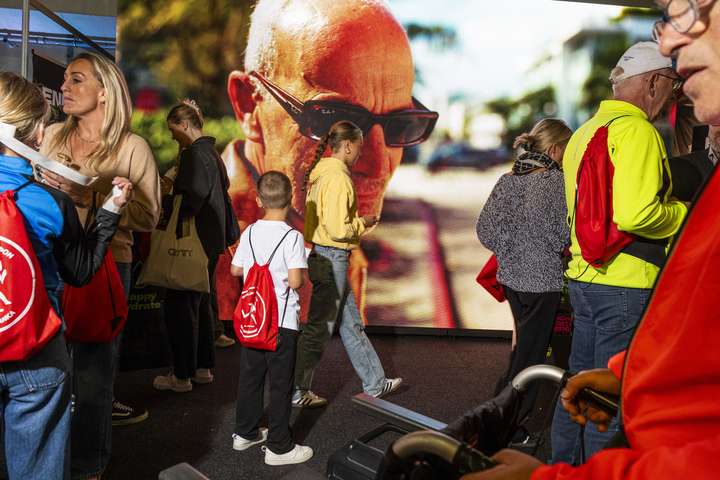 Seldu Happy Hydrate fyrir 300 milljónir