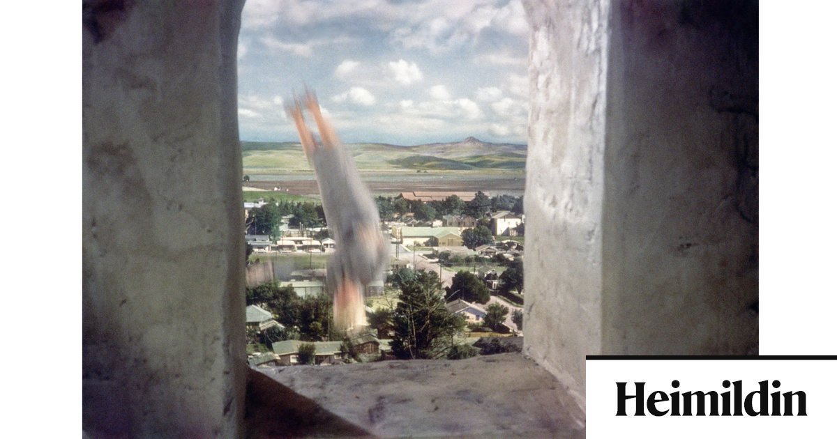 1103. spurningaþraut: Hvar er lengsta girðing í heimi? - Heimildin