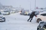 Talsverðar tafir vegna hjólbarðaskipta – lögregla grípur inn í umferðina