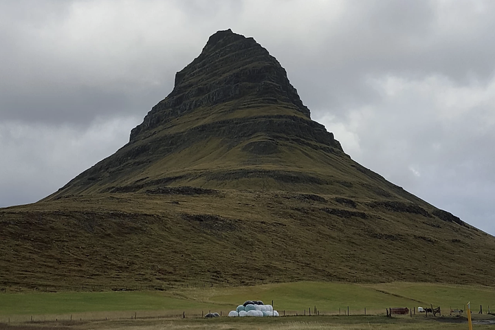 Spurningaþraut 9: Hvaða fjall er þetta, og hvað nefndist þýski herinn í Stalíngrad?