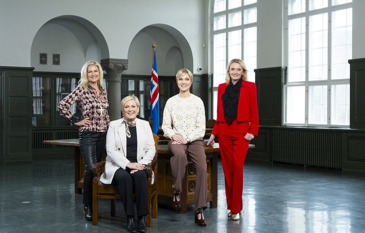 Tóku ekki í hönd hennar því hún var kvenprestur