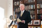 Bjóða Ólafi Ragnari 7 milljónir af fjárlögum