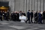 Birna kvödd í hinsta sinn