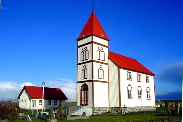 Kirkjugarður í vaxtavanda