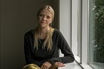 Undir látlausu yfirborði
