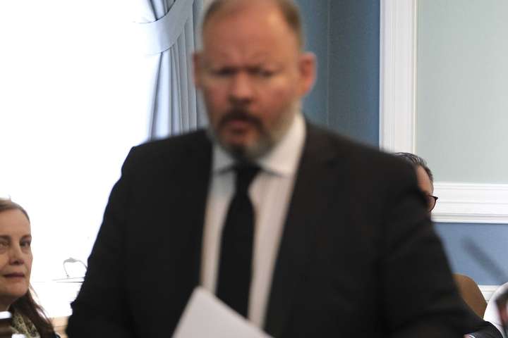 Hliðarbisness alþingismanna