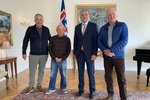 Heimsþekktur maður með ævintýralega fortíð beitir sér gegn laxeldi á Íslandi