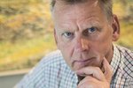 Grátur og hlátur með munaðarleysingjanum