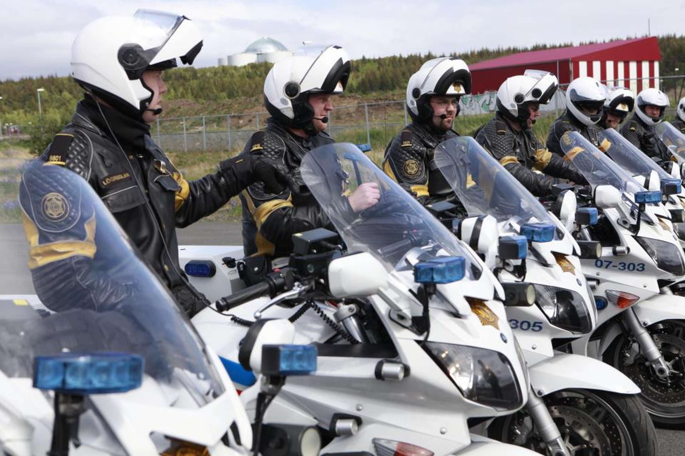 Lögreglumenn á netinu utan valdsviðs eftirlitsnefndar - Heimildin