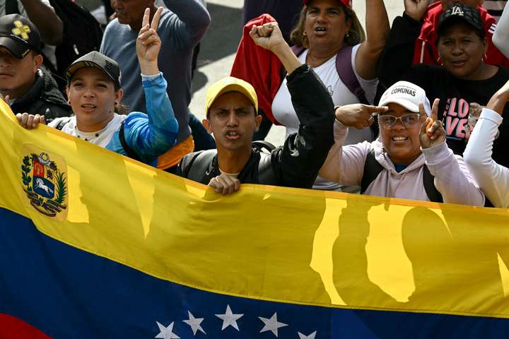 Andstæðingar Maduro í felum eftir fall hans