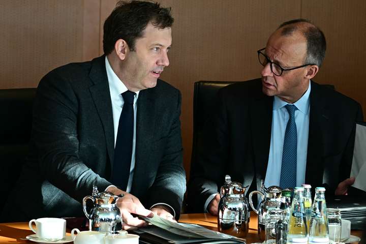 Þjóðverjar skera niður skrifræðið