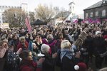 Störf kvenna vanmetin og tækifæri til þátttöku á vinnumarkaði skert