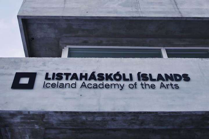 Vongóður hönnuður taldi kennara sýna vanvirðingu með áhugaleysi