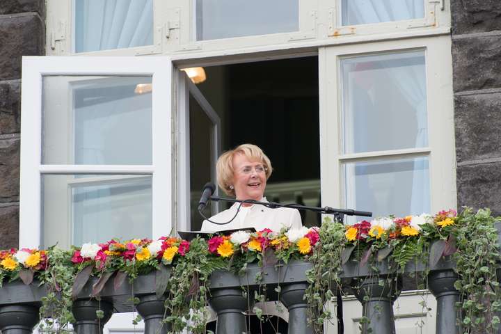 Vigdís: „Allir feður og allir bræður vita að dætur þeirra og systur eru jafnklárar og þeir“ 