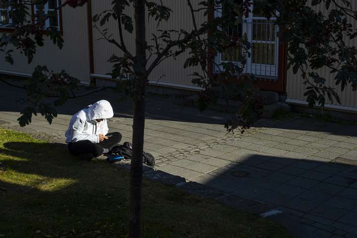 Í skugga kerfis sem brást