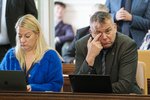 Segir að geimvera gripi inn í fjölmiðlafrumvarpið