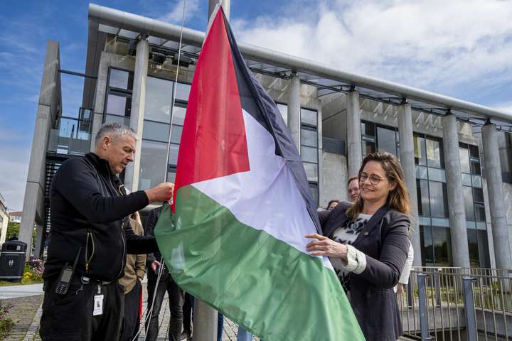 Fáni Palestínu blaktir í borginni