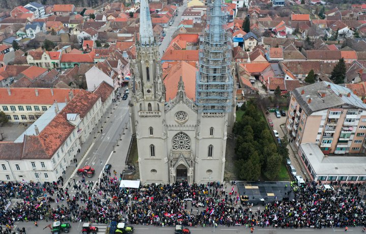 Serbneskir stúdentar vísa okkur veginn