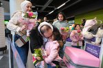 Loksins komnar úr stríði og í faðm föður síns
