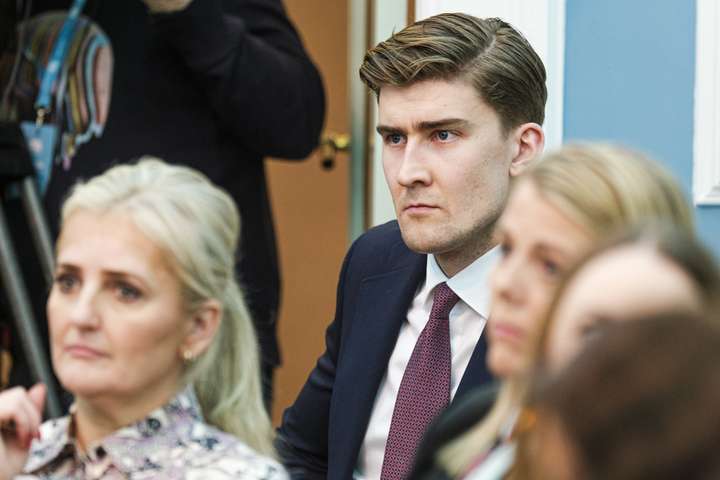 Varaformaður Miðflokksins vill skoða úrsögn úr EES