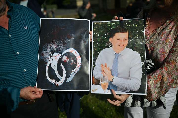 „Ég get ekki andað“: Mótmæli í Bretlandi eftir dauða námsmanns